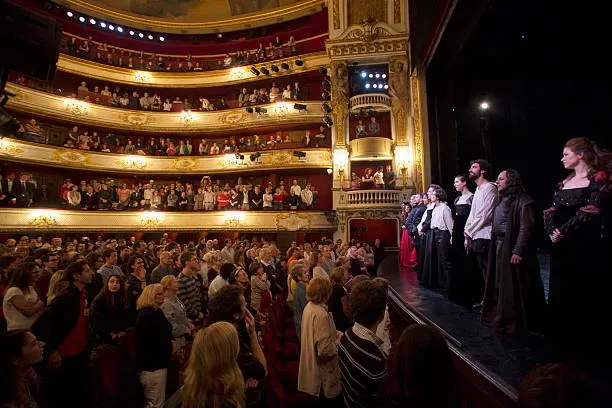 Comédie-Française: Théâtre à la table filming and live YouTube broadcast for Molière's anniversary, 2024 and 2025 seasons